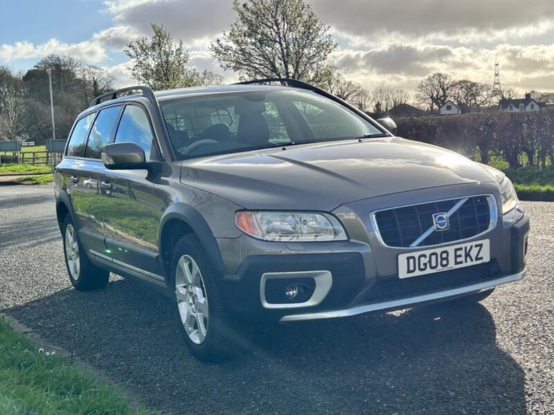 VOLVO XC70 2.4 D5 SE 